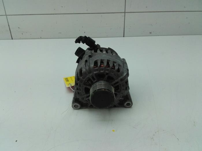 Begagnade Dynamo Opel Crossland (X) 1.2 Turbo 12V Euro 6 Pris på förfrågan erbjuds av Wessel Parts & Service B.V.