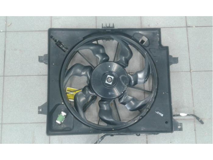 Fan motor from a Kia Cee'd (JDB5) 1.4 CRDi 16V 2016