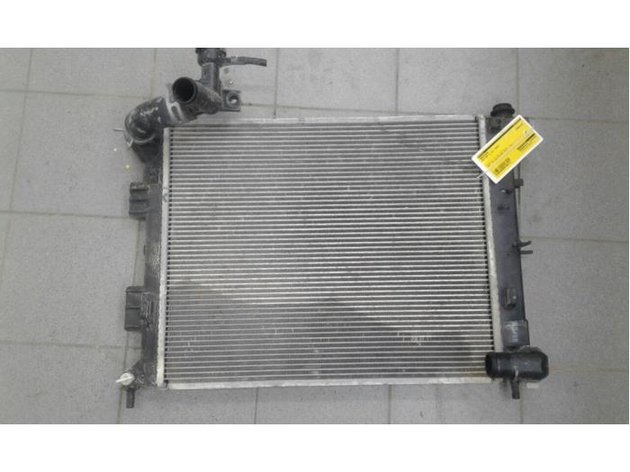 Usagé Radiateur Kia Cee'd (JDB5) 1.4 CRDi 16V Prix € 82,95 Règlement à la marge proposé par Wessel Parts & Service B.V.