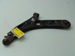 Used Front wishbone, left Kia Cee'd (JDB5) 1.4 CRDi 16V Price € 79,00 Margin scheme offered by Autobedrijf G.H. Wessel B.V.