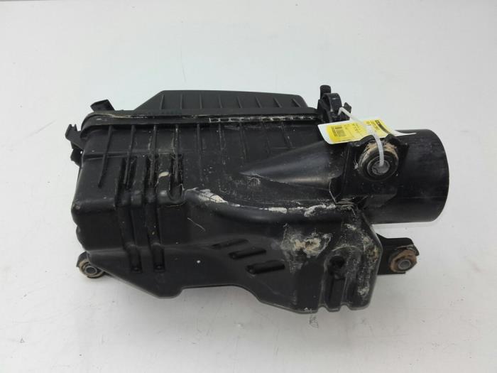 Begagnade Luftfilterhus Kia Cee'd (JDB5) 1.4 CRDi 16V Pris € 103,95 Marginaltabell erbjuds av Wessel Parts & Service B.V.