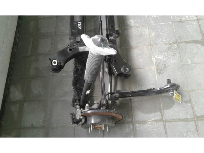Usagé Train arrière complet Kia Sportage (QL) 1.7 CRDi 115 16V 4x2 Prix € 366,45 Règlement à la marge proposé par Wessel Parts & Service B.V.