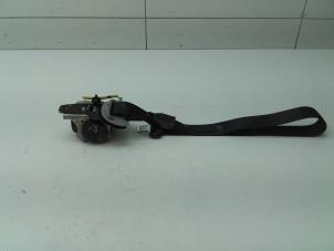 Used Seatbelt tensioner, right Kia Sportage (QL) 1.6 GDI 132 16V 4x2 Price on request offered by Autobedrijf G.H. Wessel B.V.