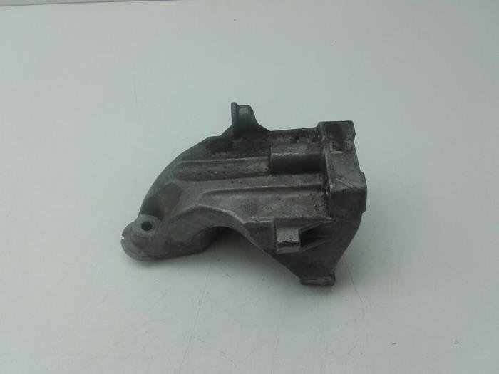 Gebrauchte Motorlager Mercedes Sprinter 3,5t (906.63) 313 CDI 16V Preis € 47,25 Margenregelung angeboten von Wessel Parts & Service B.V.