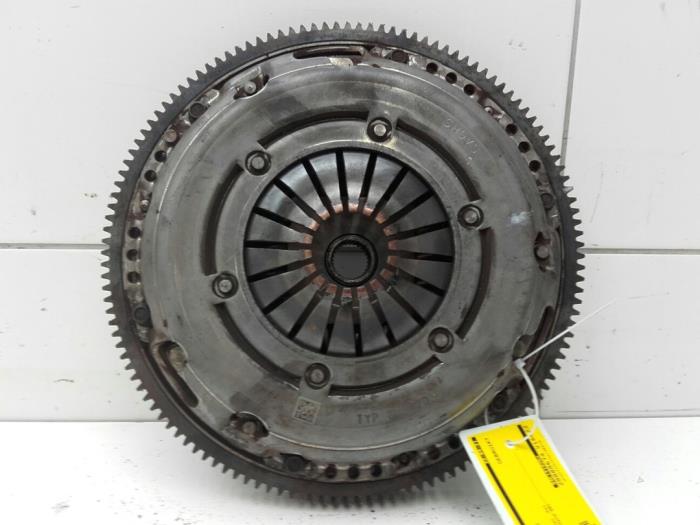 Used Flywheel Volkswagen Golf VII (AUA) 1.2 TSI 16V Price € 183,75 Margin scheme offered by Wessel Parts & Service B.V.