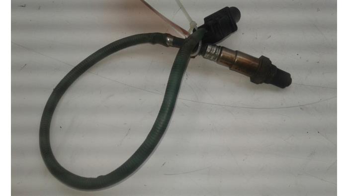 Usados Sonda Lambda Mercedes A (W176) 1.6 A-180 16V Precio € 51,45 Norma de margen ofrecido por Wessel Parts & Service B.V.