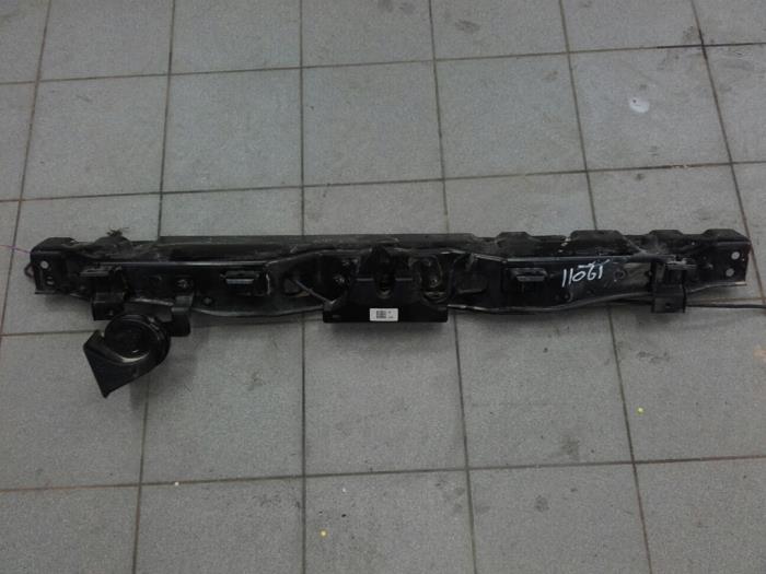 Begagnade Front Kia Optima (JFA) 1.6 T-GDi 16V Pris € 131,25 Marginaltabell erbjuds av Wessel Parts & Service B.V.
