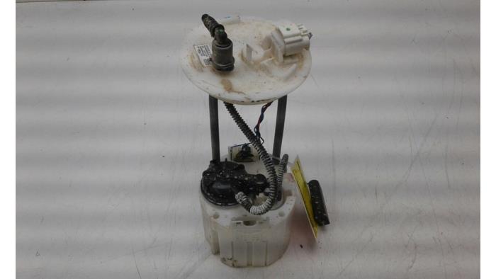 Electric fuel pump from a Opel Astra K 1.4 Turbo 16V 2019