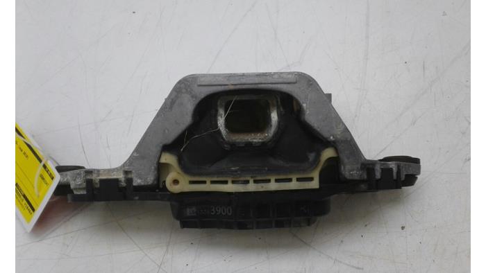 Usagé Support moteur Opel Astra K 1.4 Turbo 16V Prix € 51,45 Règlement à la marge proposé par Wessel Parts & Service B.V.