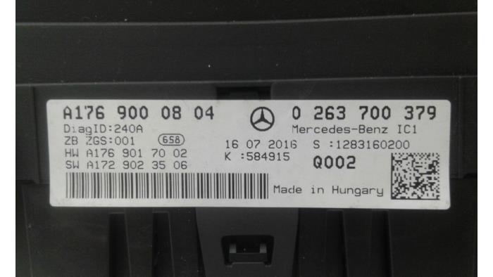 Tacho - Kombiinstrument KM van een Mercedes-Benz A (W176) 2.2 A-220 CDI 16V 2016