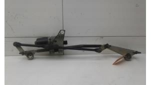 Used Front wiper motor Mercedes A (W176) 2.2 A-220 CDI 16V Price € 89,00 Margin scheme offered by Autobedrijf G.H. Wessel B.V.