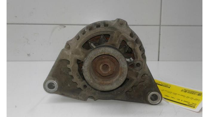 Usagé Dynamo Opel Corsa B (73/78/79) 1.0i 12V Prix € 51,45 Règlement à la marge proposé par Wessel Parts & Service B.V.