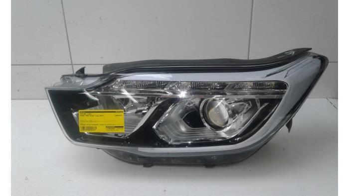 Headlight, left Ssang Yong Musso Grand 2.2e-XDi 4x4 - 8310136030