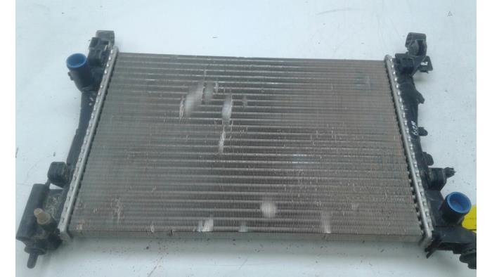 Usagé Radiateur Opel Corsa E 1.4 16V ECOTEC LPG Prix € 51,45 Règlement à la marge proposé par Wessel Parts & Service B.V.
