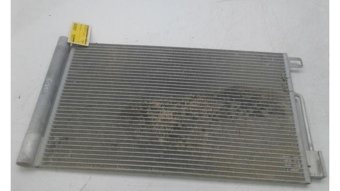 Usagé Radiateur clim Opel Corsa E 1.4 16V ECOTEC LPG Prix € 51,45 Règlement à la marge proposé par Wessel Parts & Service B.V.
