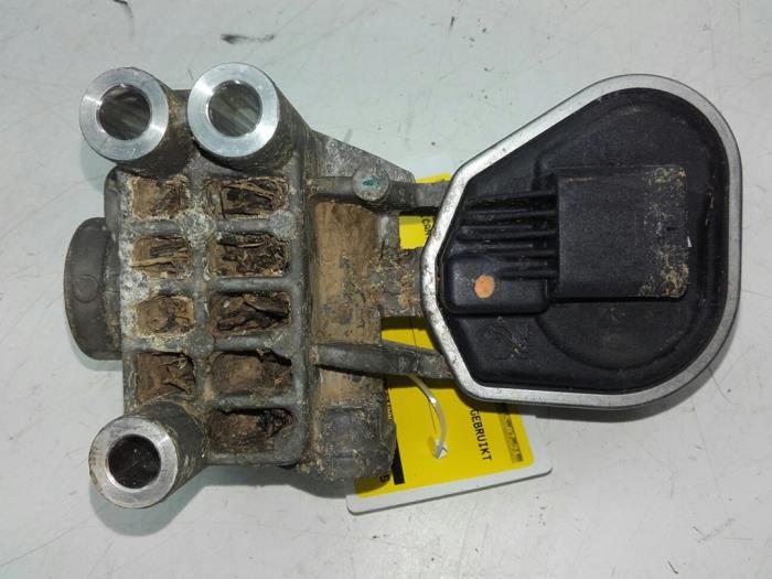EGR valve from a Kia Picanto (JA) 1.0 12V 2019