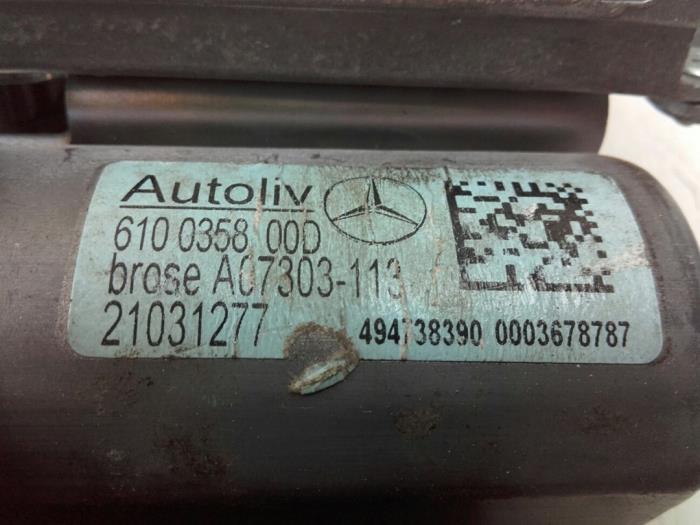 Seatbelt tensioner, left from a Mercedes-Benz E (W212) E-200 CGI 16V BlueEfficiency 2012