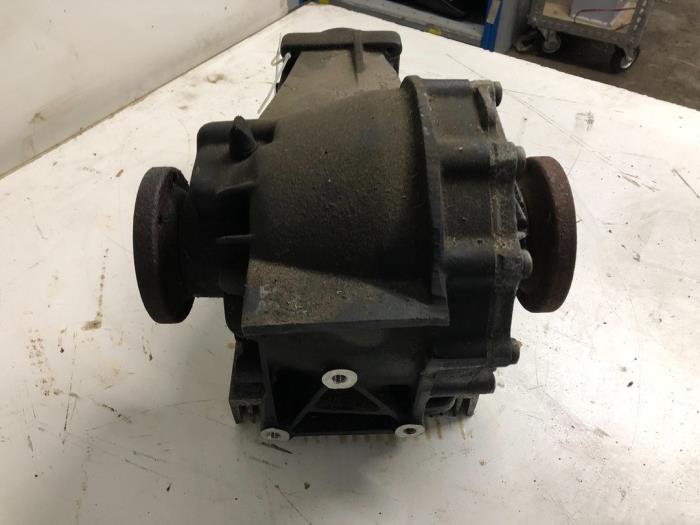 Begagnade Bakre differential Volkswagen Phaeton (3D) 6.0 W12 48V 4Motion Pris € 261,45 Marginaltabell erbjuds av Wessel Parts & Service B.V.