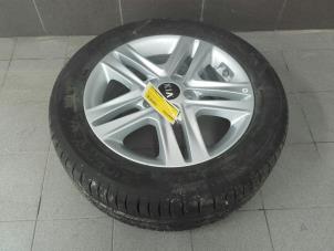 Used Wheel + tyre Kia Ceed (CDB5/CDBB) 1.6 CRDi 16V 115 Price € 199,00 Margin scheme offered by Autobedrijf G.H. Wessel B.V.