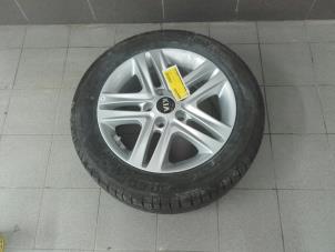 Used Wheel + tyre Kia Ceed (CDB5/CDBB) 1.6 CRDi 16V 115 Price € 199,00 Margin scheme offered by Autobedrijf G.H. Wessel B.V.