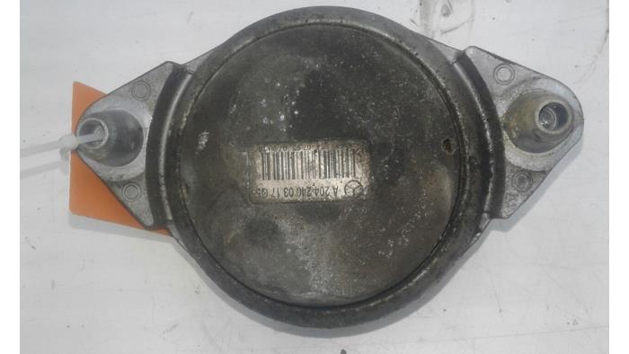 Usagé Support moteur Mercedes C (W204) 2.2 C-180 CDI 16V BlueEFFICIENCY Prix € 47,25 Règlement à la marge proposé par Wessel Parts & Service B.V.