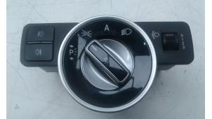 Usados Interruptor de luz Mercedes C (W204) 2.2 C-180 CDI 16V BlueEFFICIENCY Precio € 49,00 Norma de margen ofrecido por Autobedrijf G.H. Wessel B.V.