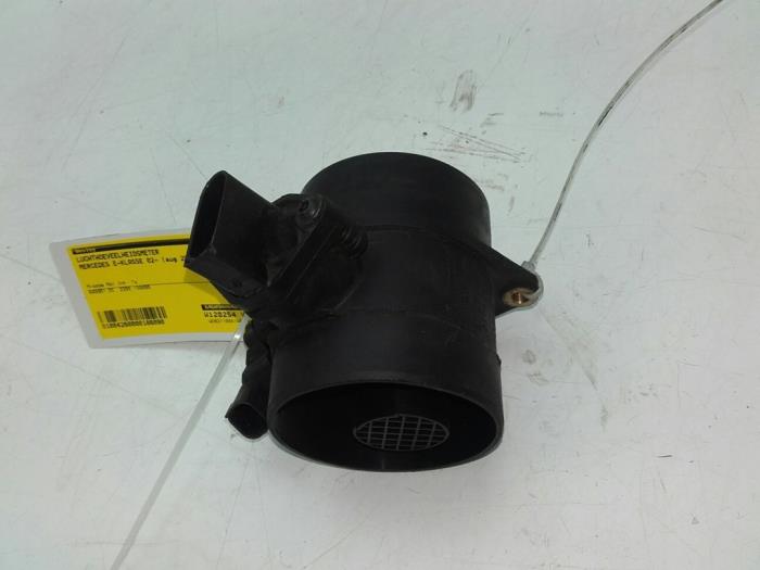 Begagnade Luftflödesmätare Mercedes E (W211) Pris € 51,45 Marginaltabell erbjuds av Wessel Parts & Service B.V.