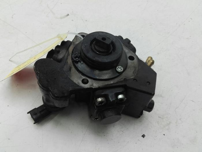 Usagé Pompe diesel Opel Corsa D 1.3 CDTi 16V Ecotec Prix € 156,45 Règlement à la marge proposé par Wessel Parts & Service B.V.