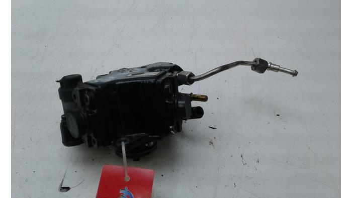 Usagé Pompe diesel Opel Astra H (L48) 1.3 CDTI 16V Ecotec Prix € 208,95 Règlement à la marge proposé par Wessel Parts & Service B.V.