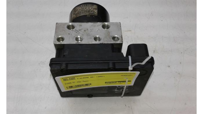 Usagé Bloc ABS Mercedes C Combi (S203) 2.7 C-270 CDI 20V Prix € 51,45 Règlement à la marge proposé par Wessel Parts & Service B.V.