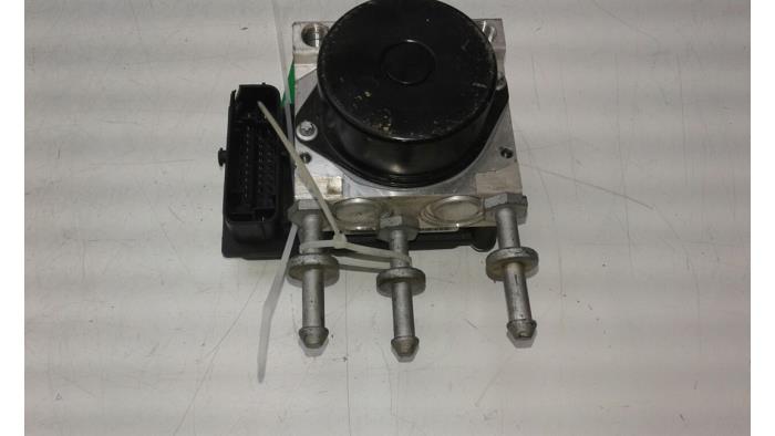 ABS pump from a Seat Ibiza 2008