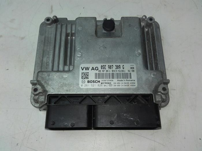 Used Engine management computer Volkswagen Golf VIII (CD1) 1.5 eTSI 16V Price € 313,95 Margin scheme offered by Wessel Parts & Service B.V.