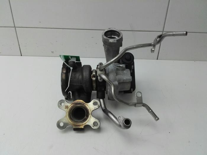 Używane Turbo Volkswagen Golf VIII (CD1) 1.5 eTSI 16V Cena € 103,95 Procedura marży oferowane przez Wessel Parts & Service B.V.