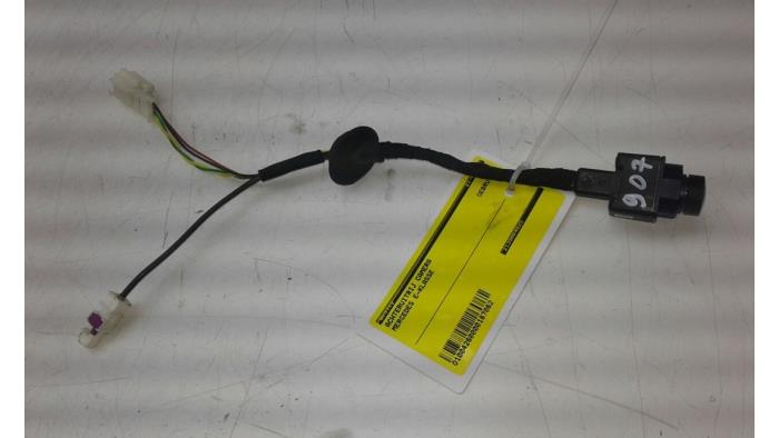 Begagnade Backkamera Mercedes E-Klasse Pris € 187,95 Marginaltabell erbjuds av Wessel Parts & Service B.V.