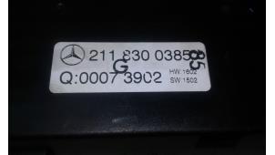 Usagé Panneau de commandes chauffage Mercedes E (W211) 2.2 E-220 CDI 16V Prix € 45,00 Règlement à la marge proposé par Autobedrijf G.H. Wessel B.V.
