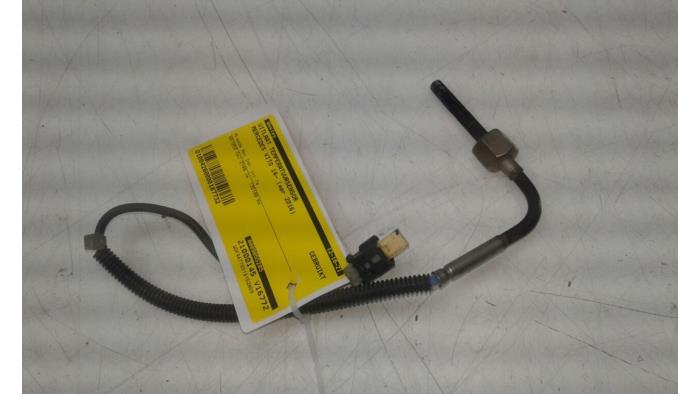 Usagé Sensor température d’échappement Mercedes Vito Mixto (447.7) 2.2 119 CDI 16V BlueTEC Prix € 51,45 Règlement à la marge proposé par Wessel Parts & Service B.V.