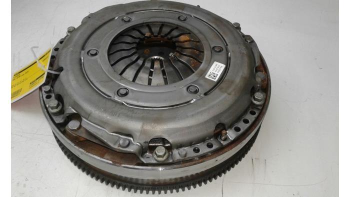 Gebrauchte Schwungrad Opel Astra K 1.4 Turbo 16V Preis € 261,45 Margenregelung angeboten von Wessel Parts & Service B.V.