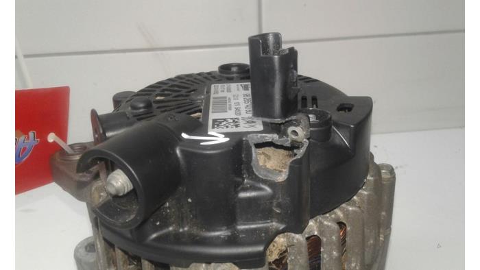 Begagnade Dynamo Opel Crossland X Pris på förfrågan erbjuds av Wessel Parts & Service B.V.