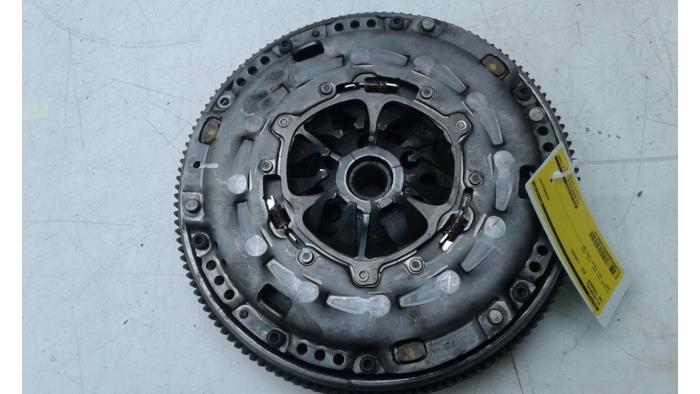 Gebrauchte Schwungrad Volkswagen Transporter/Caravelle T5 1.9 TDi Preis € 261,45 Margenregelung angeboten von Wessel Parts & Service B.V.