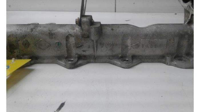 Intake manifold from a Renault Master IV (FV) 2.3 dCi 125 16V FWD 2015