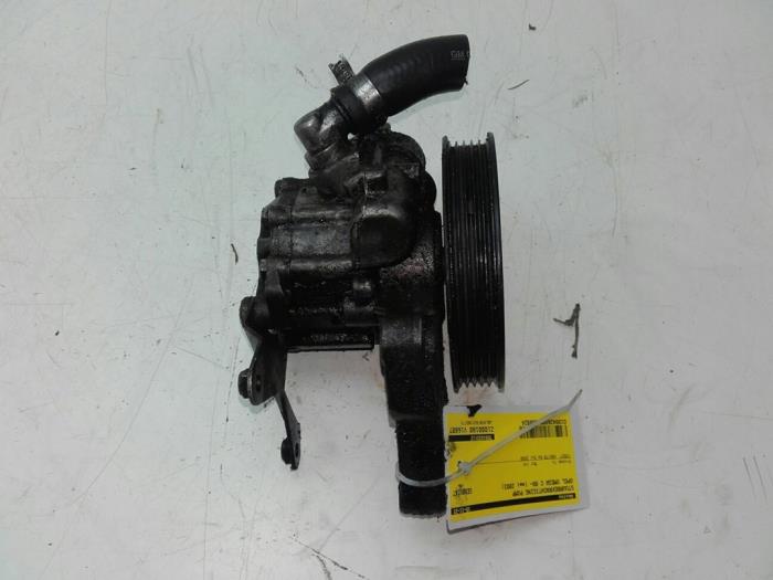 Usagé Pompe de direction Opel Omega B Caravan (21/22/23) Prix € 78,75 Règlement à la marge proposé par Wessel Parts & Service B.V.