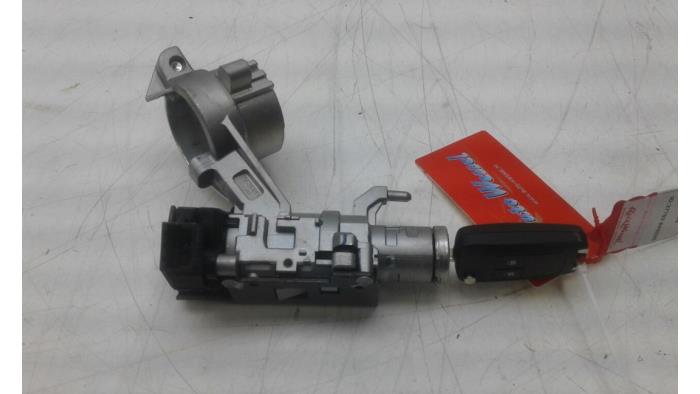 Usagé Kit télécommande Opel Corsa E 1.4 Turbo 16V Prix sur demande proposé par Wessel Parts & Service B.V.