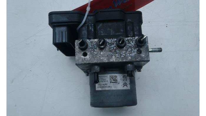 Begagnade ABS-pump Opel Grandland (X) 1.2 Turbo 12V Pris € 236,25 Marginaltabell erbjuds av Wessel Parts & Service B.V.