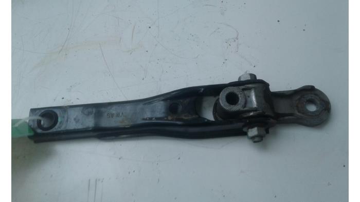 Used Engine mount Skoda Octavia Combi (NXAC) 2.0 TDI GreenTec 16V Price € 47,25 Margin scheme offered by Wessel Parts & Service B.V.