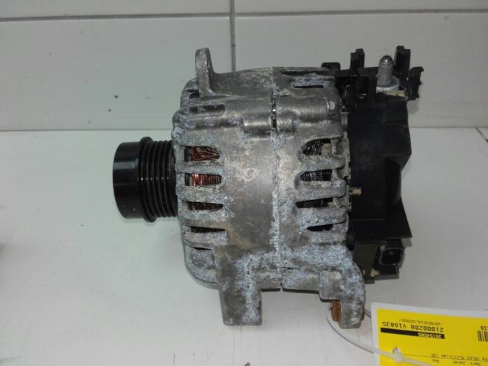 Usagé Dynamo Opel Astra K 1.2 Turbo 12V Prix sur demande proposé par Wessel Parts & Service B.V.
