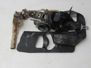 Used Seatbelt tensioner, left Kia Sportage (QL) 1.6 T-GDI 16V 4x2 Price on request offered by Autobedrijf G.H. Wessel B.V.
