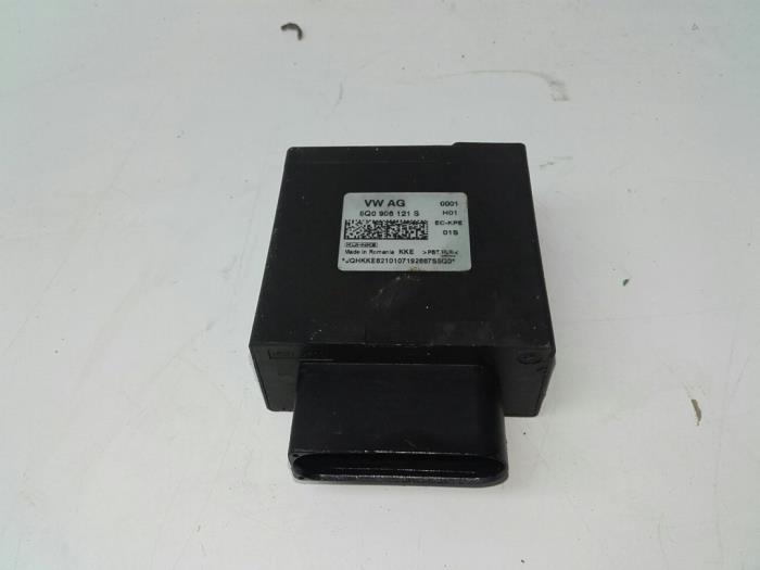 Usagé Module pompe carburant Skoda Octavia Combi (NXAC) 2.0 TDI GreenTec 16V Prix € 51,45 Règlement à la marge proposé par Wessel Parts & Service B.V.