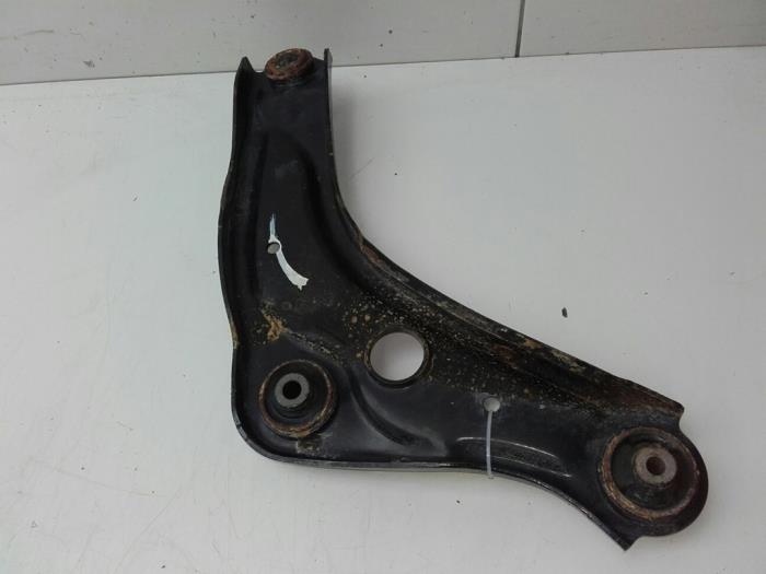 Front wishbone, left from a Nissan Qashqai (J11) 1.3 DIG-T 140 16V 2019