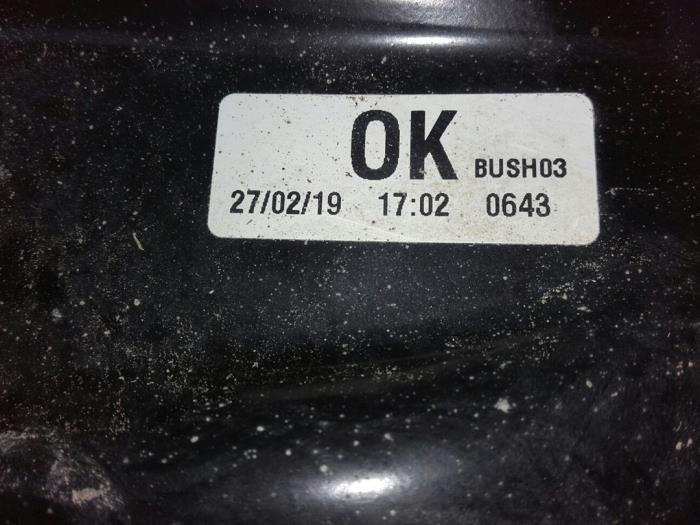Wahacz zawieszenia prawy przód z Nissan Qashqai (J11) 1.3 DIG-T 140 16V 2019