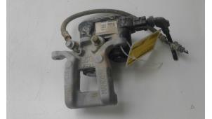 Used Rear brake calliper, right Kia Sportage (QL) 1.6 T-GDI 16V 4x2 Price € 149,00 Margin scheme offered by Autobedrijf G.H. Wessel B.V.
